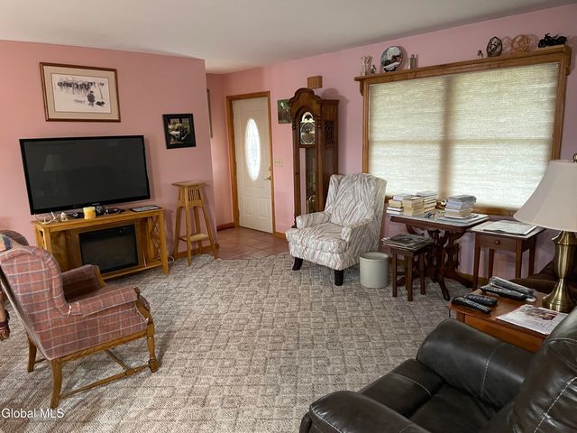 1033 Hudson Avenue, Stillwater, NY 12170