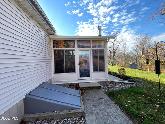 1033 Hudson Avenue, Stillwater, NY 12170