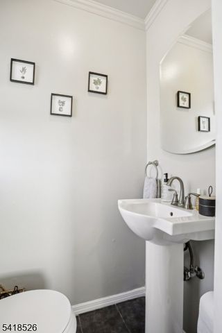 27 Borman Dr, Wanaque Boro, NJ 07465