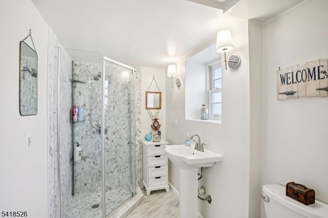 27 Borman Dr, Wanaque Boro, NJ 07465