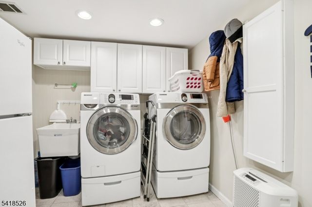 27 Borman Dr, Wanaque Boro, NJ 07465