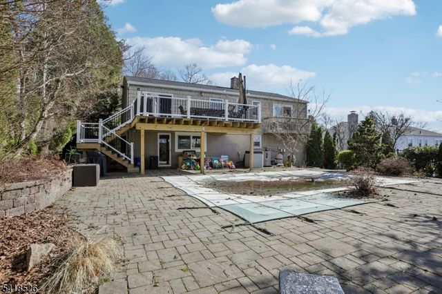 27 Borman Dr, Wanaque Boro, NJ 07465