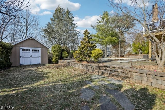 27 Borman Dr, Wanaque Boro, NJ 07465