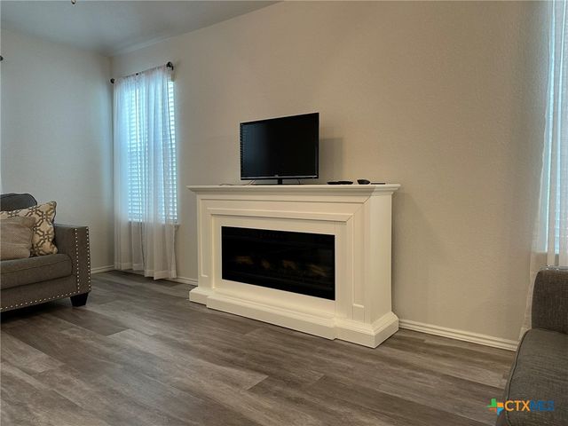 104 Green Jay Drive, Jarrell, TX 76537