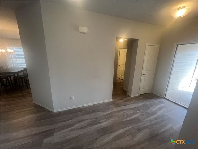 104 Green Jay Drive, Jarrell, TX 76537