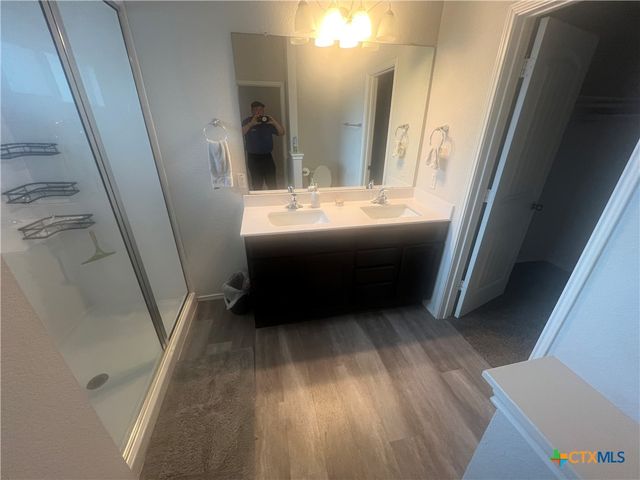 104 Green Jay Drive, Jarrell, TX 76537