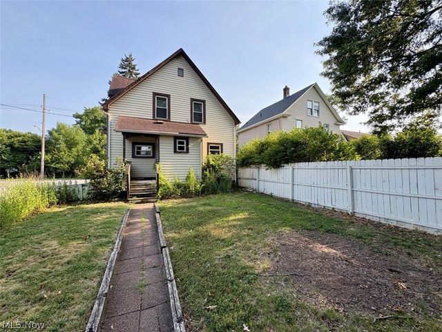 605 Sackett Avenue, Cuyahoga Falls, OH 44221