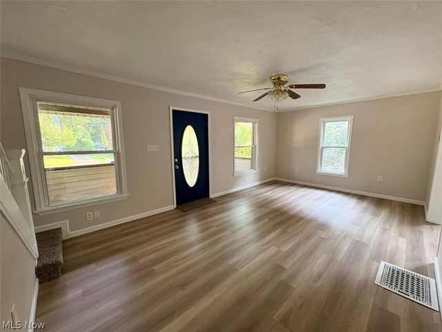 605 Sackett Avenue, Cuyahoga Falls, OH 44221
