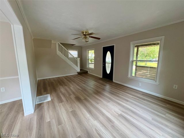 605 Sackett Avenue, Cuyahoga Falls, OH 44221
