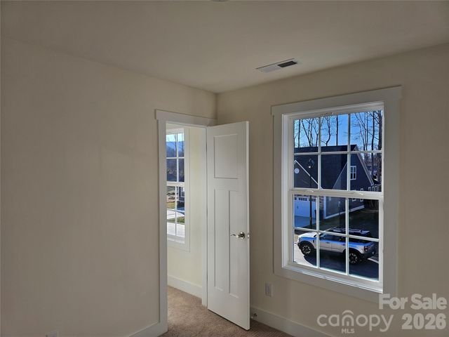 109 Crew Lane, Black Mountain, NC 28711