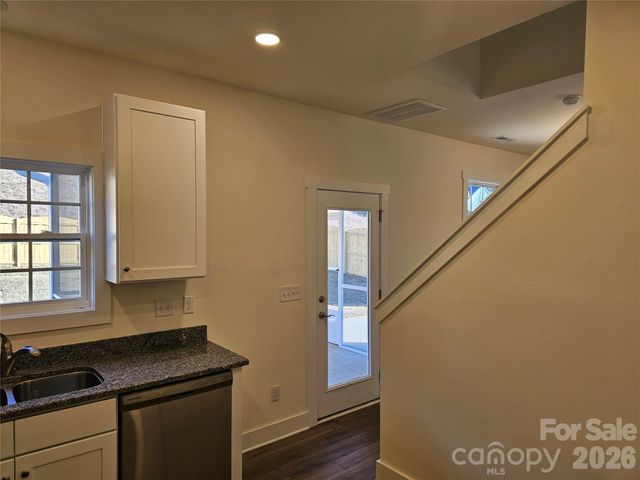 109 Crew Lane, Black Mountain, NC 28711