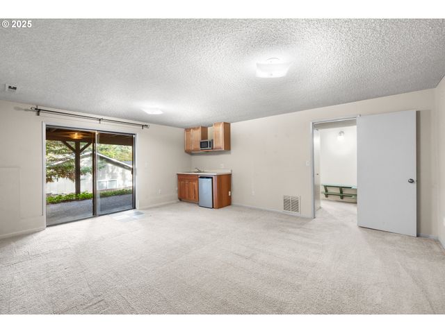 16081 PEARCY St, Lake Oswego, OR 97034