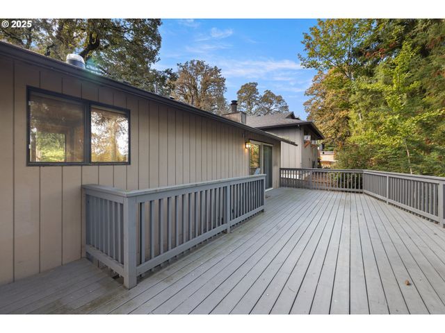 16081 PEARCY St, Lake Oswego, OR 97034