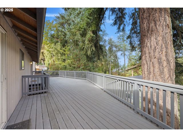 16081 PEARCY St, Lake Oswego, OR 97034