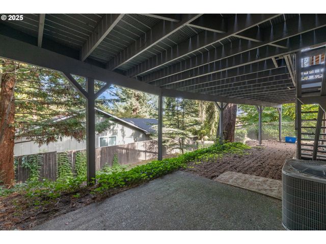 16081 PEARCY St, Lake Oswego, OR 97034