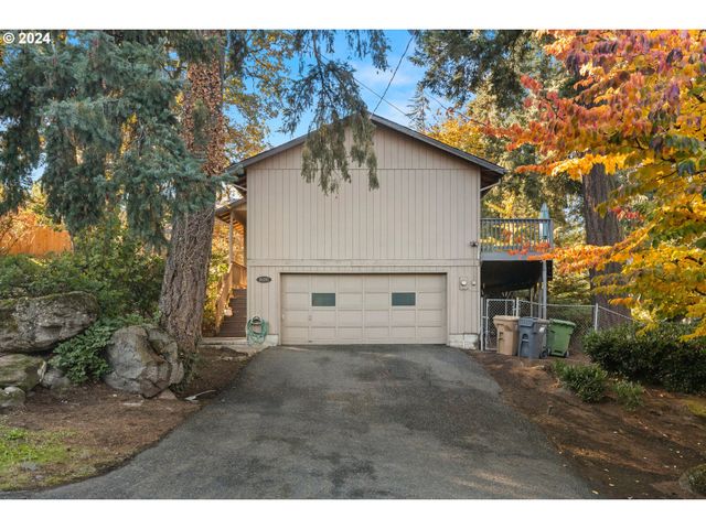 16081 PEARCY St, Lake Oswego, OR 97034