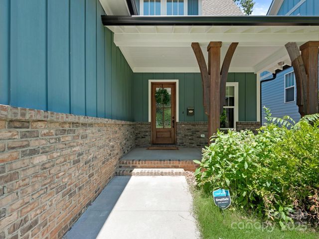 3009 Commonwealth Avenue, Charlotte, NC 28205