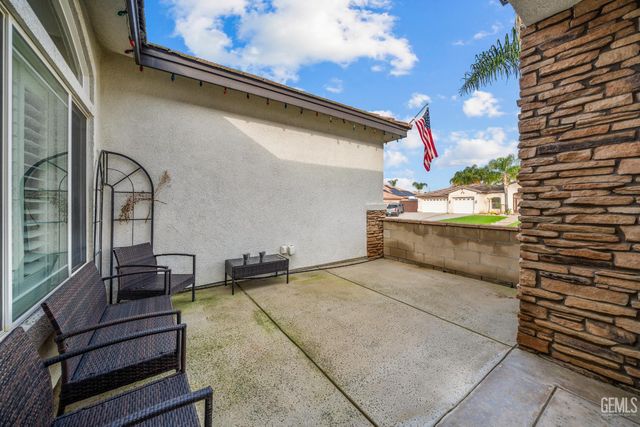 15357 Chateau Montelena Drive, Bakersfield, CA 93314