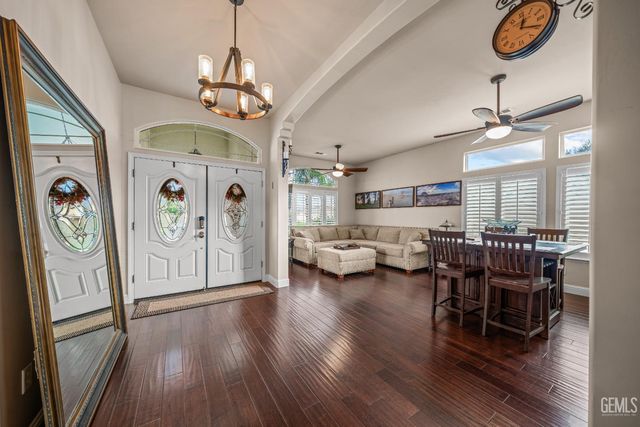 15357 Chateau Montelena Drive, Bakersfield, CA 93314