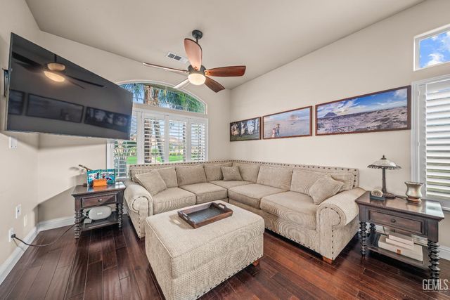 15357 Chateau Montelena Drive, Bakersfield, CA 93314