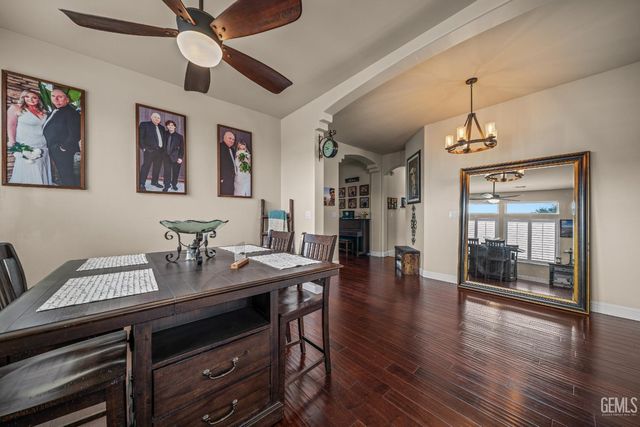 15357 Chateau Montelena Drive, Bakersfield, CA 93314