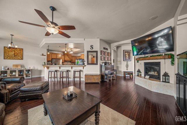 15357 Chateau Montelena Drive, Bakersfield, CA 93314