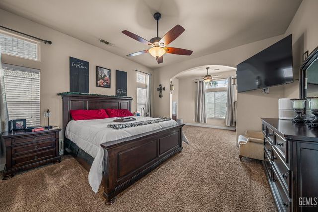 15357 Chateau Montelena Drive, Bakersfield, CA 93314