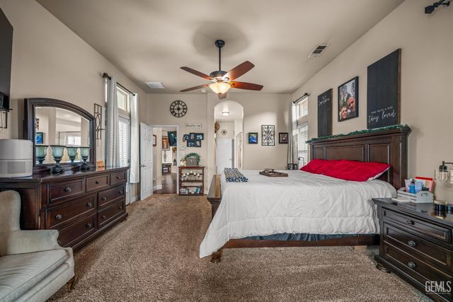 15357 Chateau Montelena Drive, Bakersfield, CA 93314