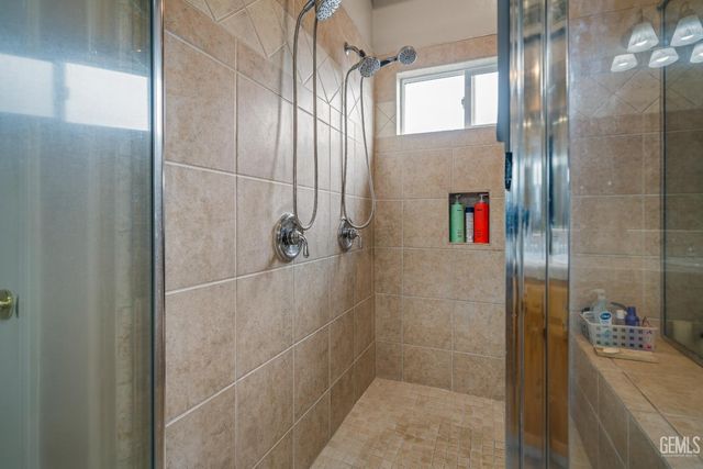 15357 Chateau Montelena Drive, Bakersfield, CA 93314