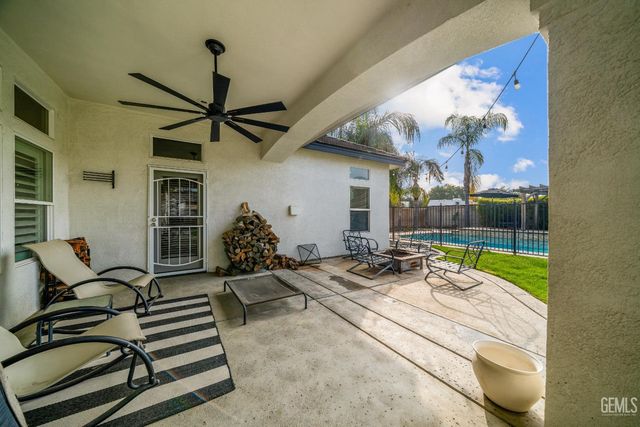 15357 Chateau Montelena Drive, Bakersfield, CA 93314