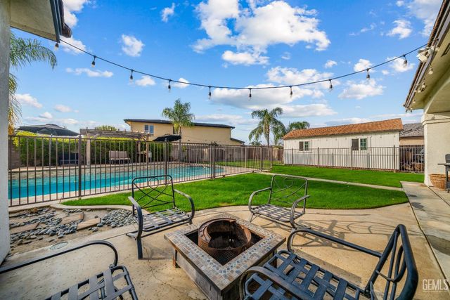 15357 Chateau Montelena Drive, Bakersfield, CA 93314