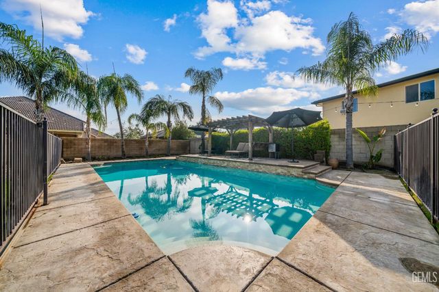 15357 Chateau Montelena Drive, Bakersfield, CA 93314