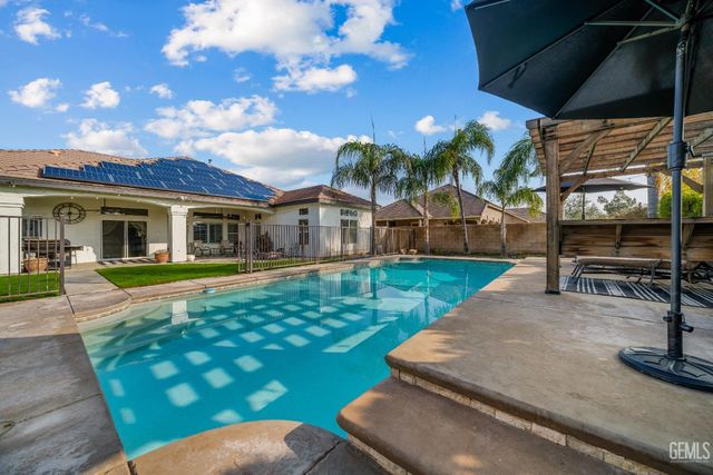 15357 Chateau Montelena Drive, Bakersfield, CA 93314