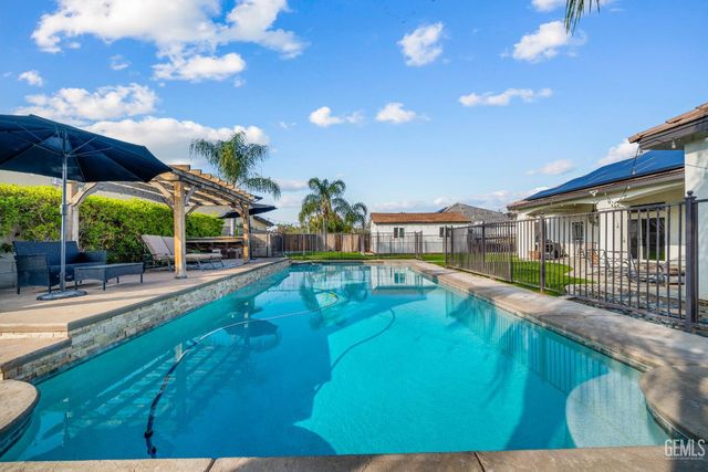 15357 Chateau Montelena Drive, Bakersfield, CA 93314