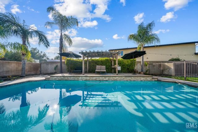 15357 Chateau Montelena Drive, Bakersfield, CA 93314