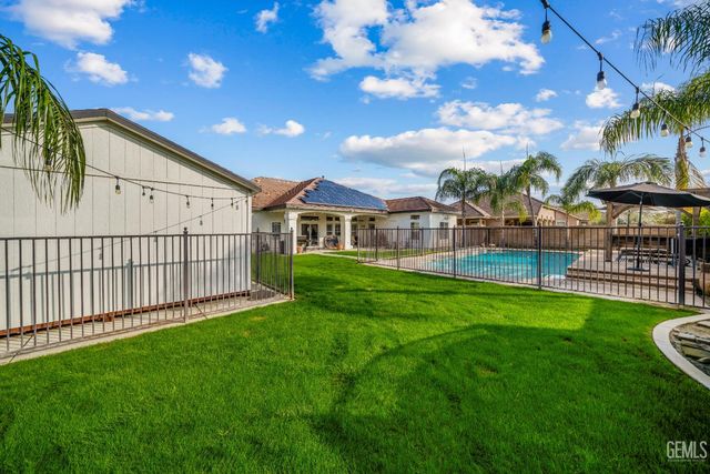 15357 Chateau Montelena Drive, Bakersfield, CA 93314