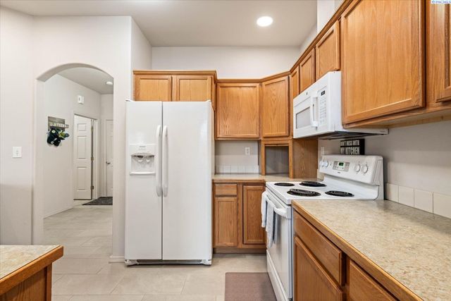 6018 Mia Lane, Pasco, WA 99301