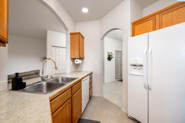 6018 Mia Lane, Pasco, WA 99301