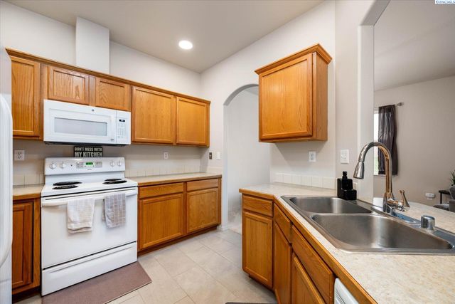 6018 Mia Lane, Pasco, WA 99301