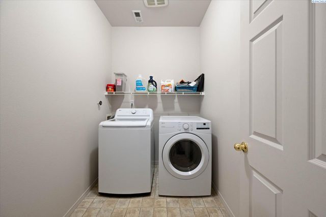 6018 Mia Lane, Pasco, WA 99301