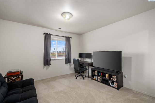 6018 Mia Lane, Pasco, WA 99301