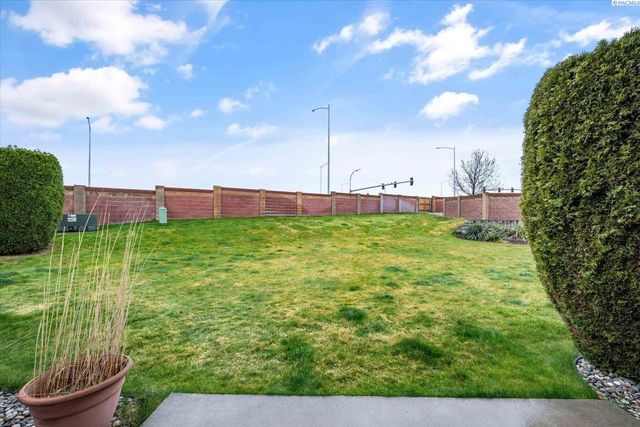 6018 Mia Lane, Pasco, WA 99301