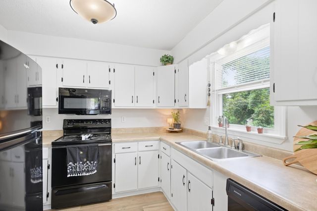 2505 GLENN DR, Columbia, MO 65202