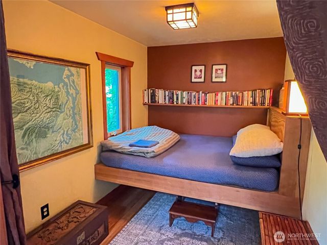 423 Lords Lake Loop, Quilcene, WA 98376