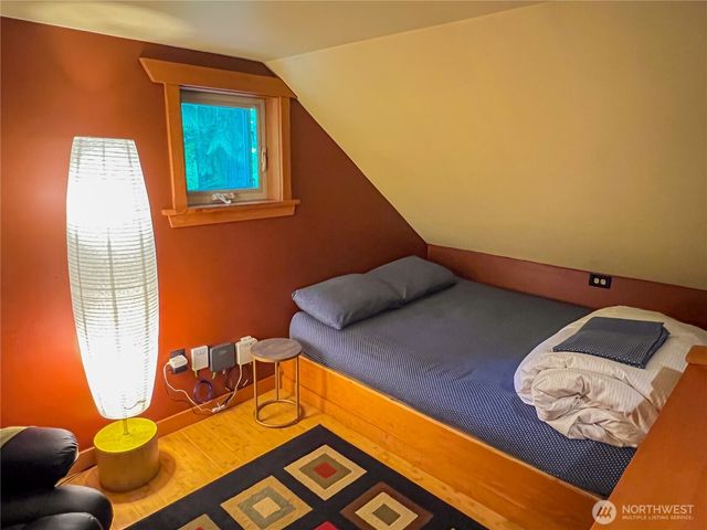 423 Lords Lake Loop, Quilcene, WA 98376