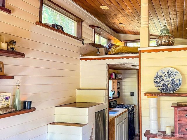 423 Lords Lake Loop, Quilcene, WA 98376