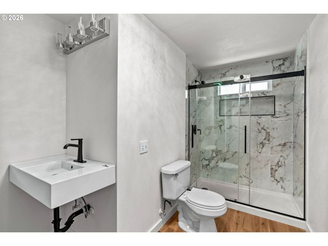 1858 W NOB HILL St, Salem, OR 97302