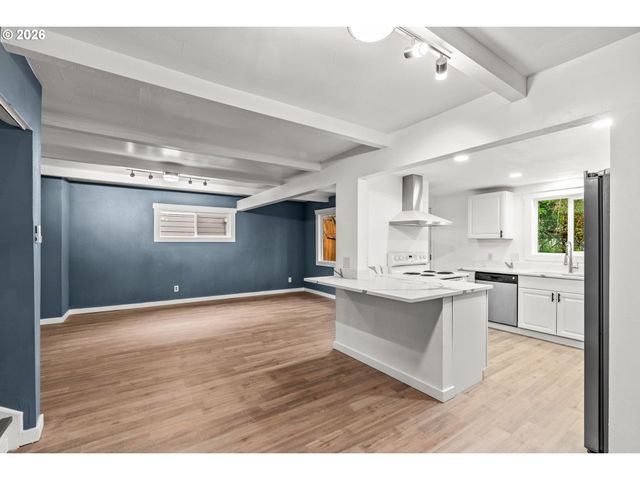 1858 W NOB HILL St, Salem, OR 97302