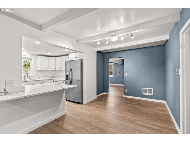 1858 W NOB HILL St, Salem, OR 97302