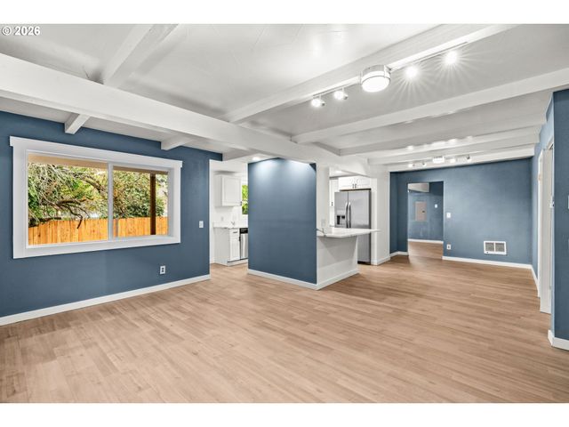 1858 W NOB HILL St, Salem, OR 97302